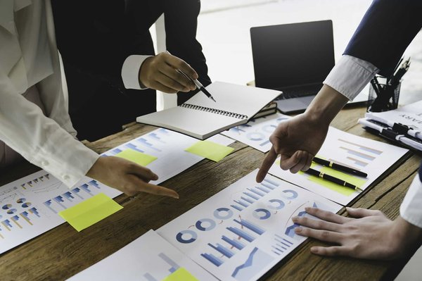 What Are the Key Email Marketing Strategies for UK Wedding Planners?